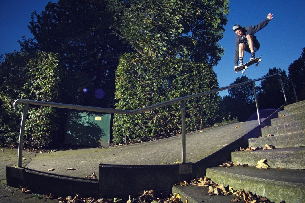 longboarder vs. skater - LANGBRETT