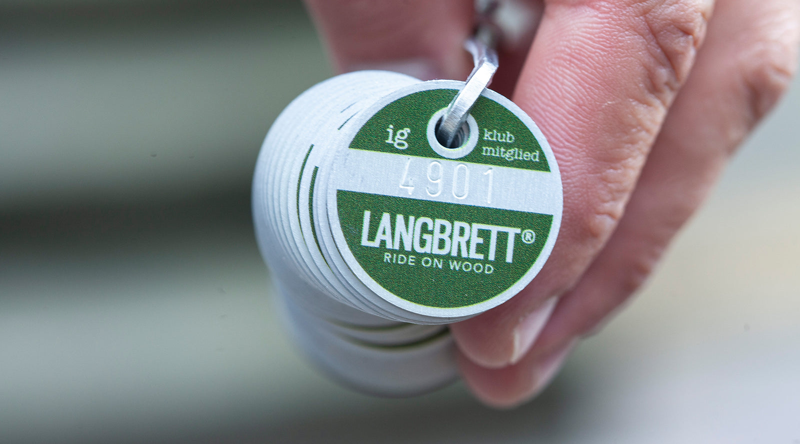 Die LANGBRETT Klub Mitglieder Marke. Interessengemeinschaft von Surfern und Naturliebhabern.